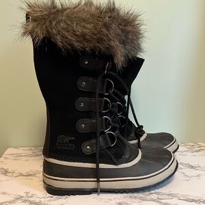 Sorel Joan of Arctic women’s size 9 boots